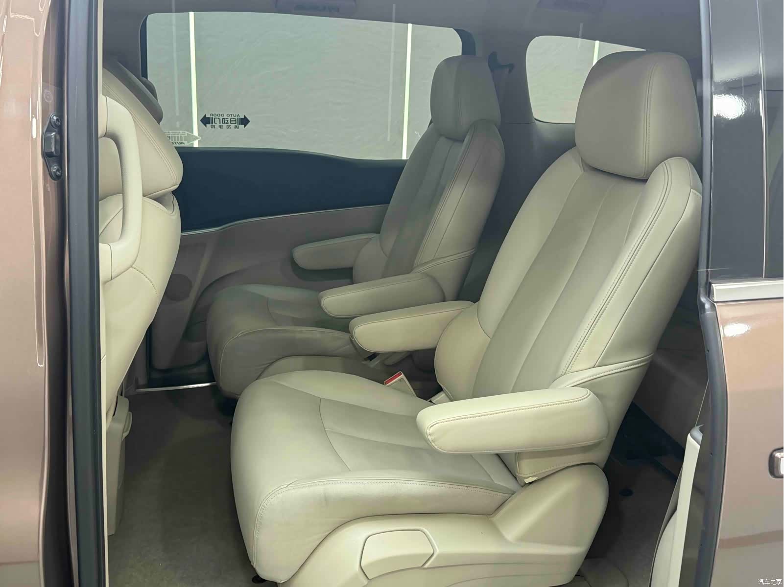 Buick GL8, 2019 7