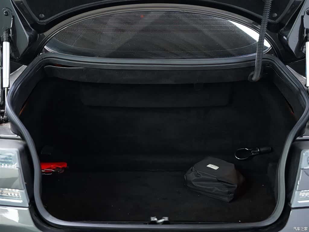 Aston Martin DBS, 2010 40