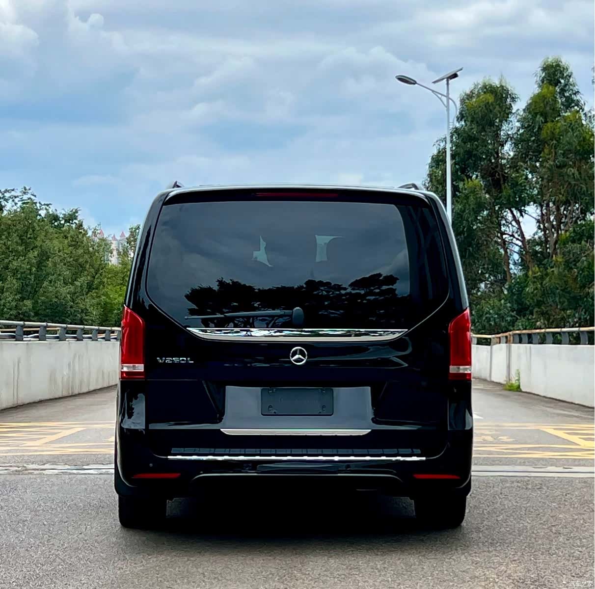 Mercedes-Benz V-Class, 2024 6