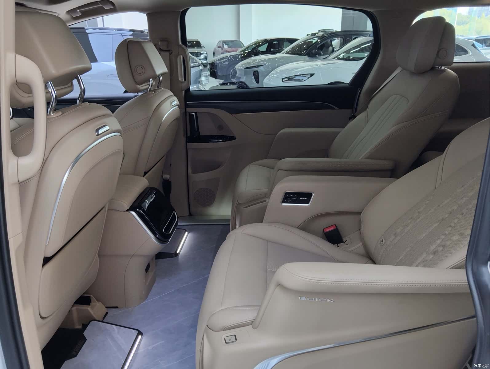 Buick GL8, 2025 9