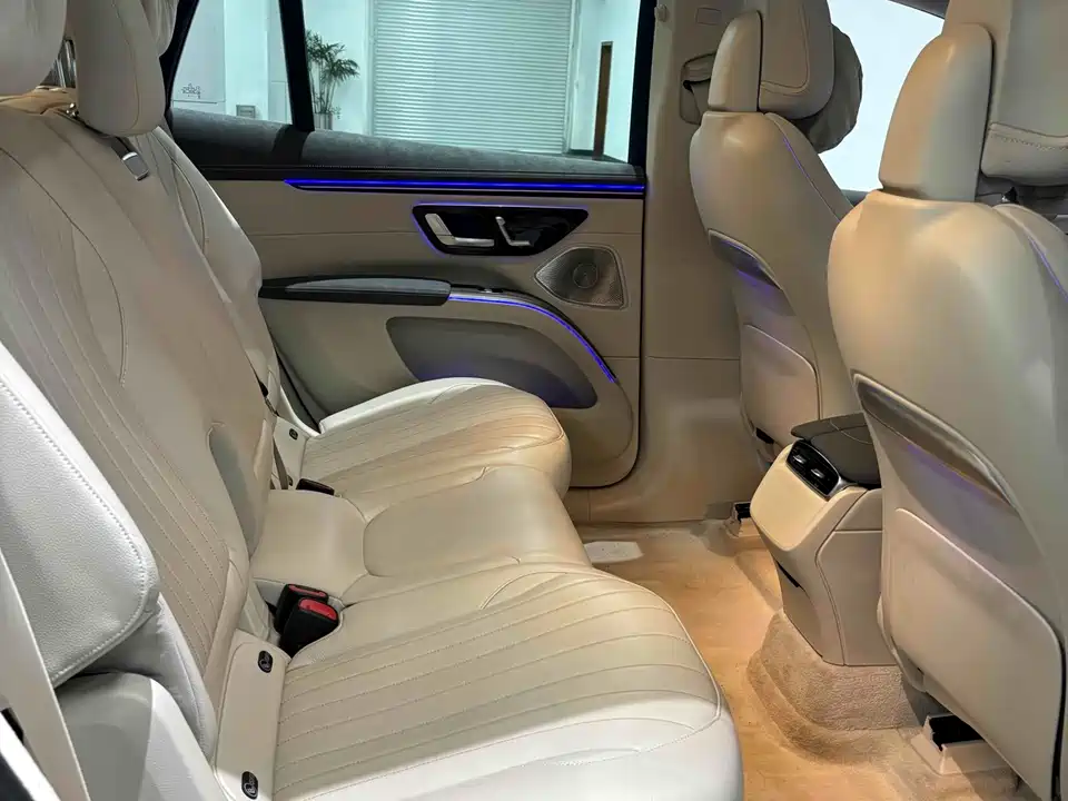 Mercedes-Benz EQS SUV