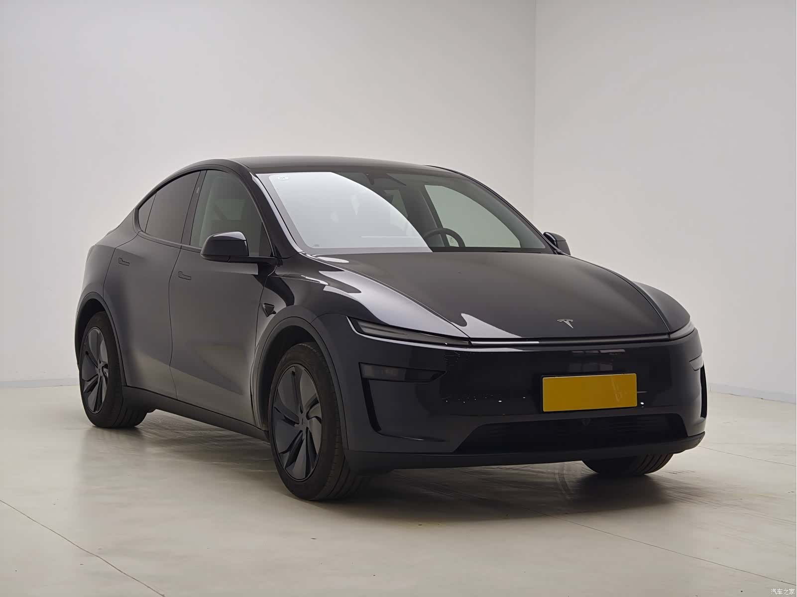 Tesla Model Y, 2025 3