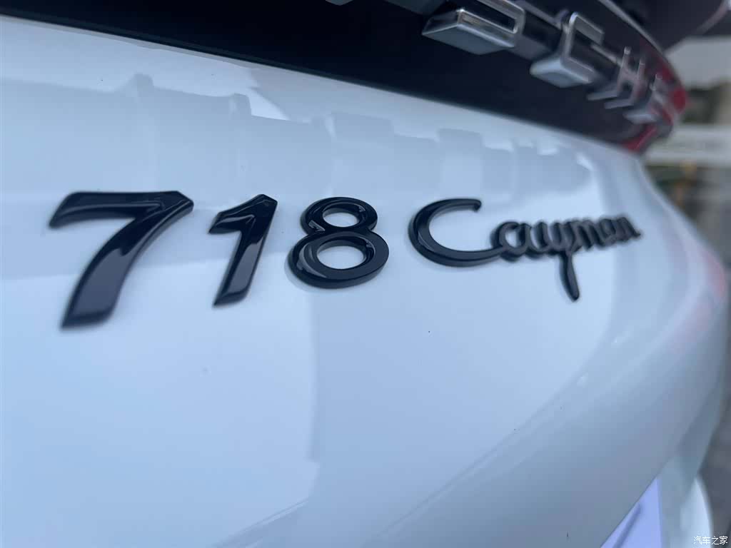 Porsche Cayman, 2025 12