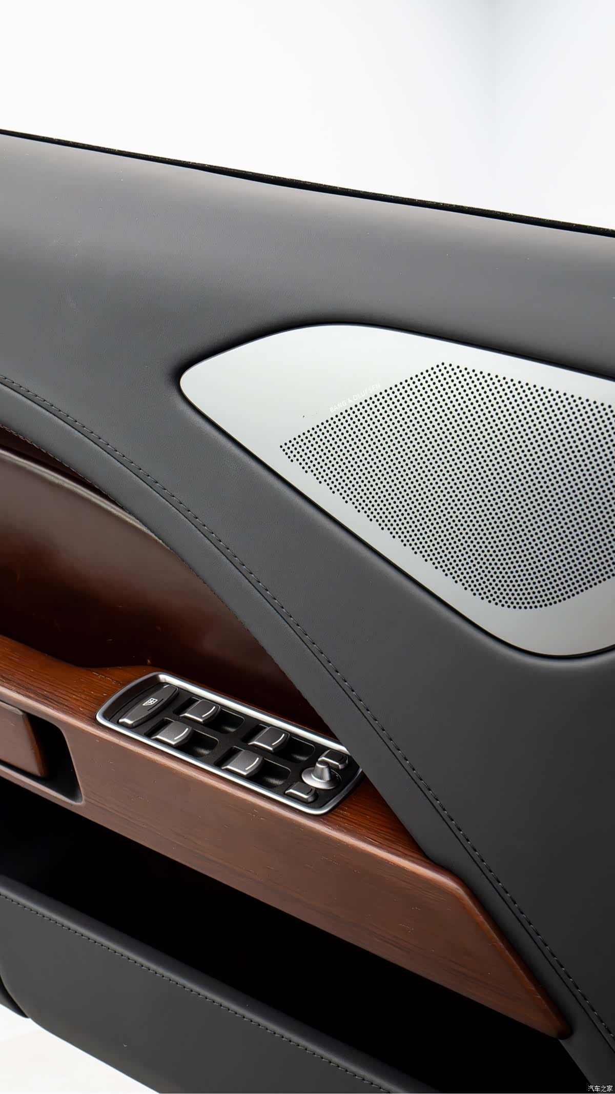 Aston Martin Rapide, 2013 9