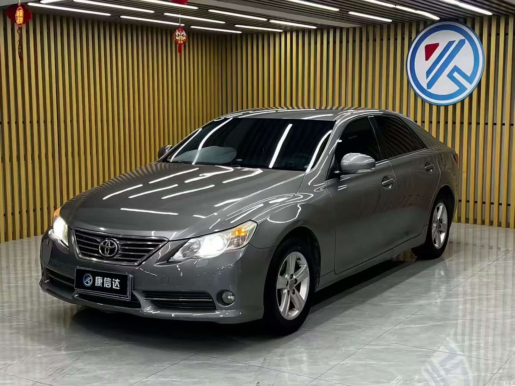 Toyota 2.5V, 2012 1