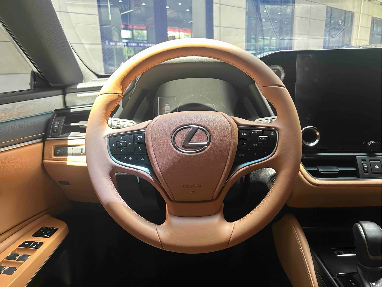 Lexus ES, 2025 9