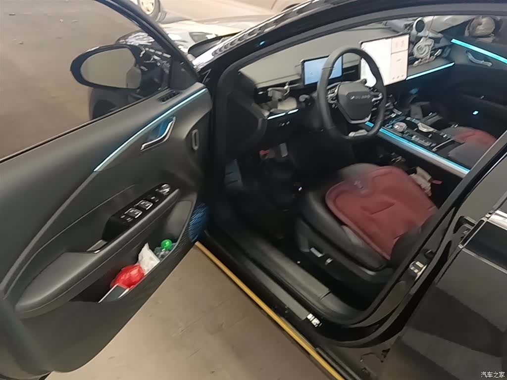 Wuling Starlight, 2025 16