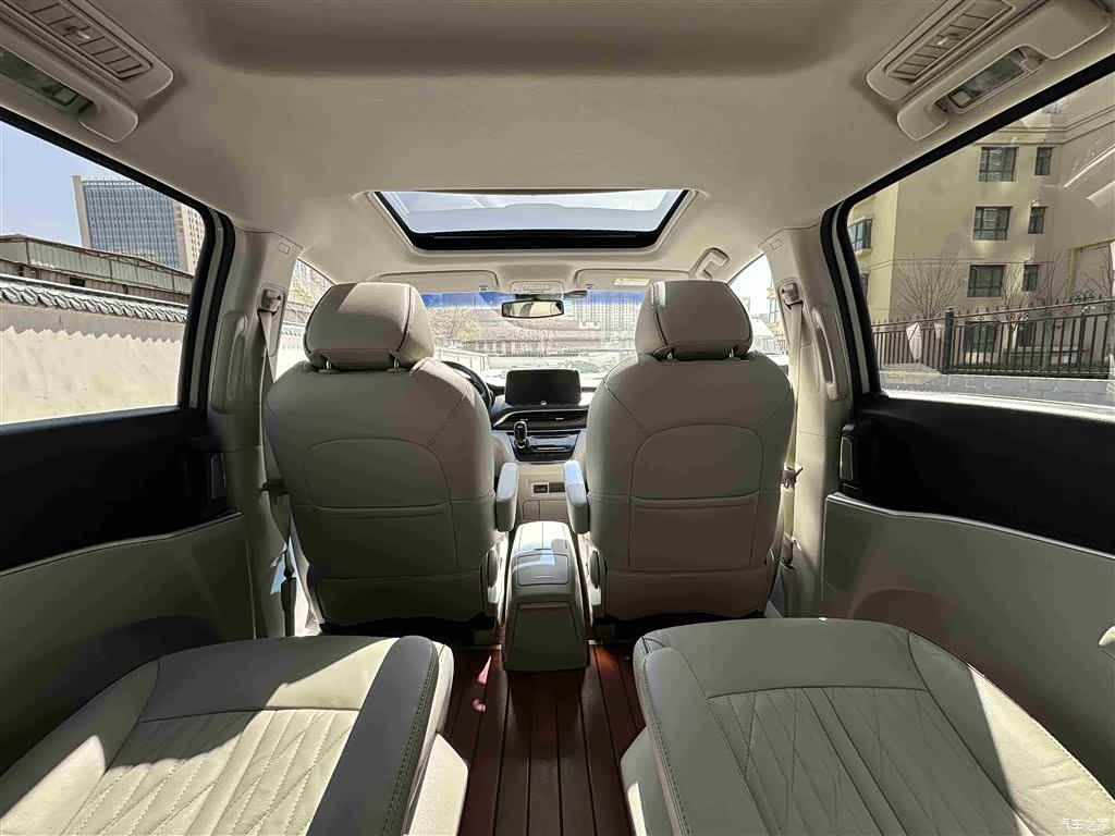Buick GL8, 2022 8