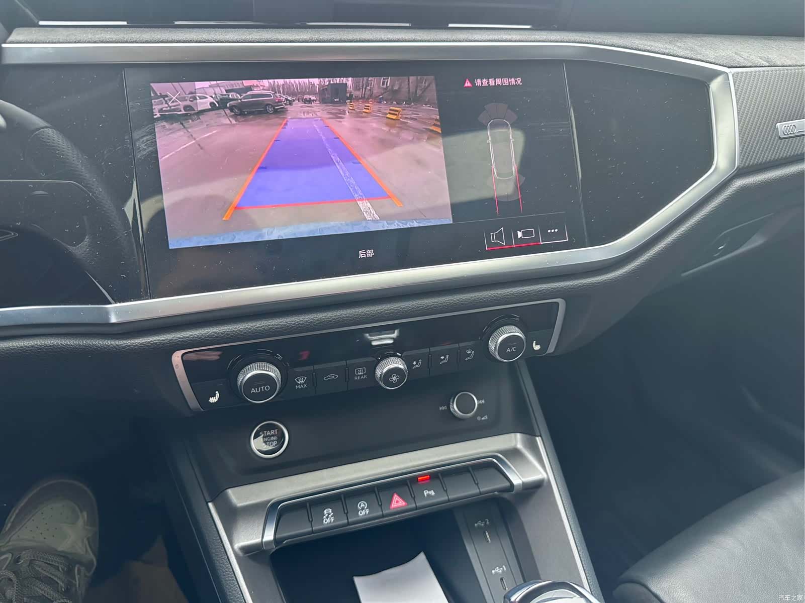 Audi Q3, 2022 10
