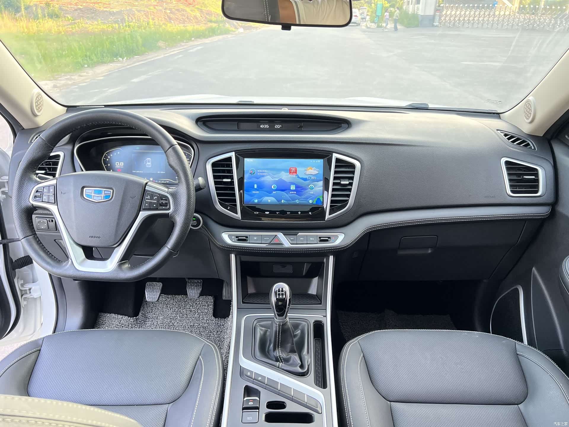 Geely X6, 2018 13