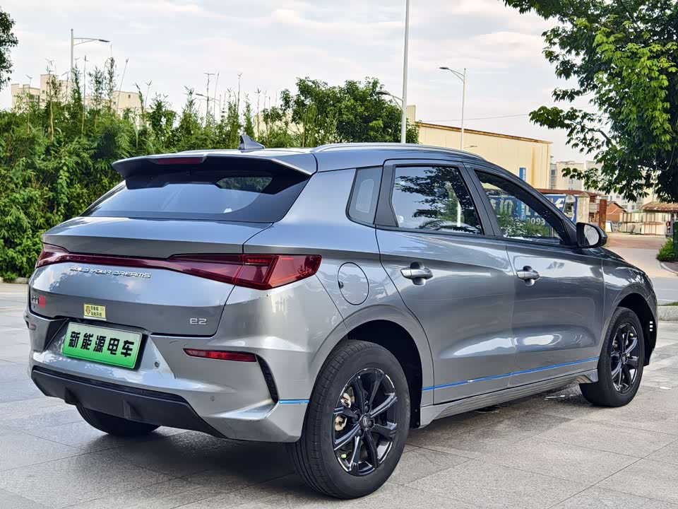 BYD e2