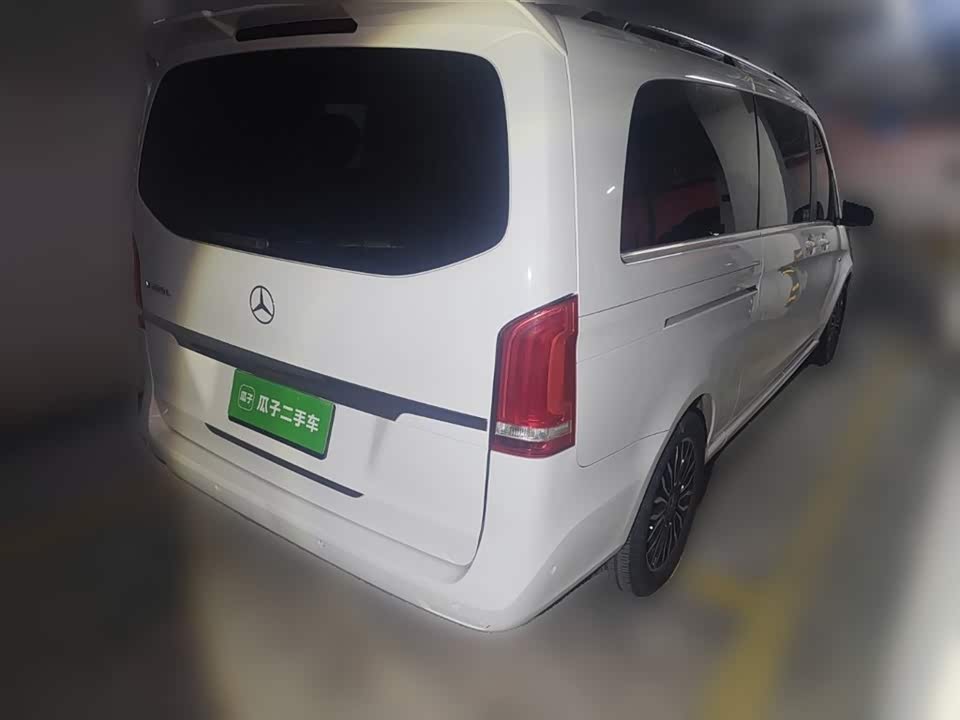 Mercedes-Benz V-class