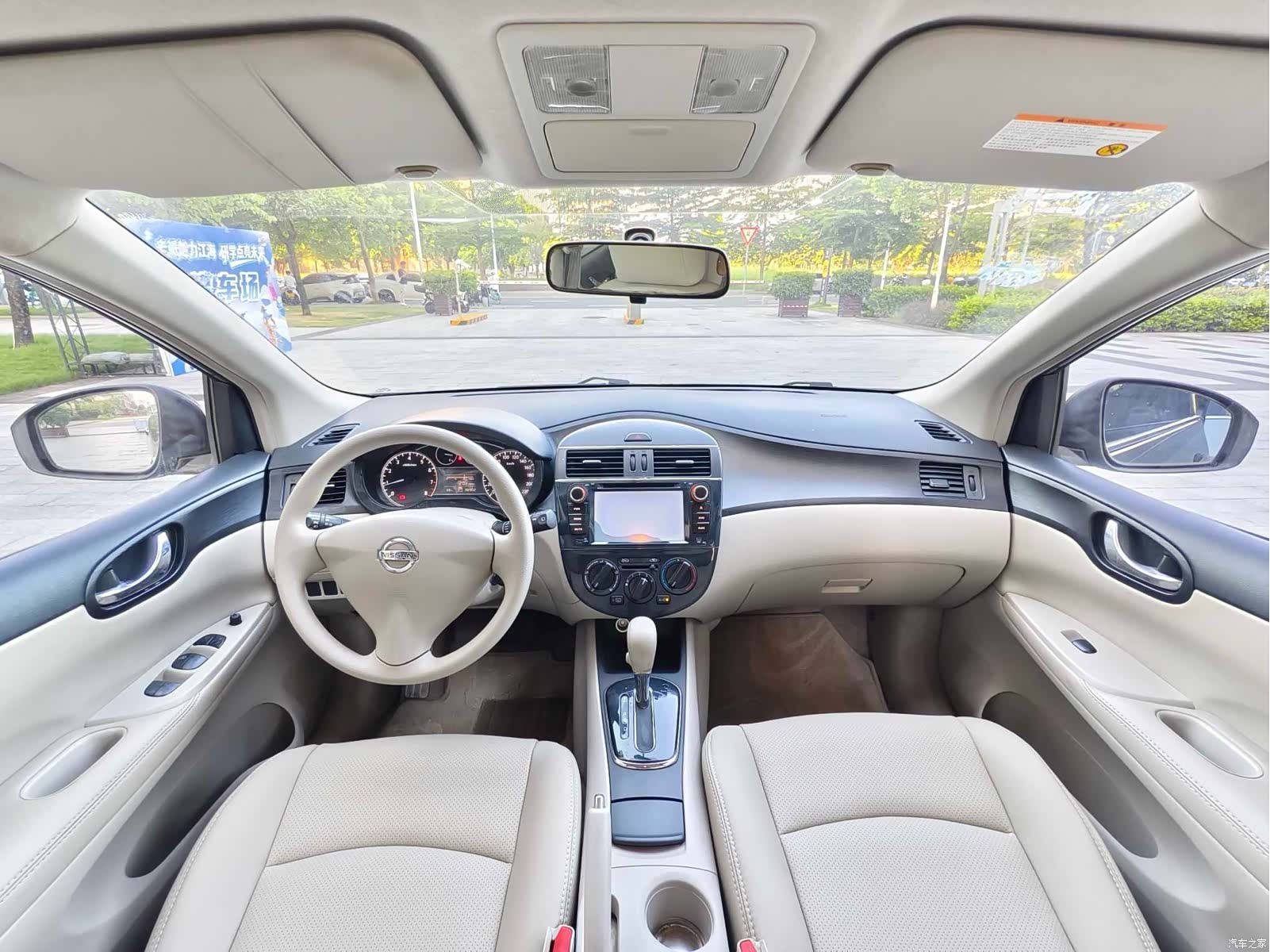Nissan Tiida, 2012 8
