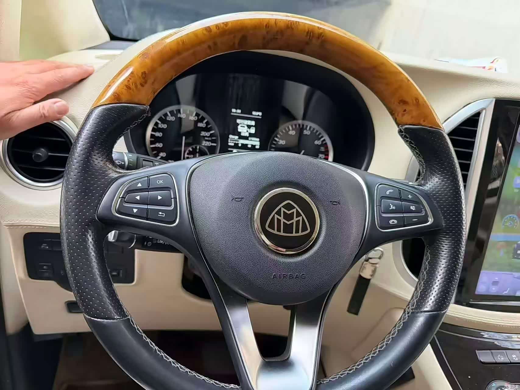 Mercedes-Benz VI, 2019 все фото