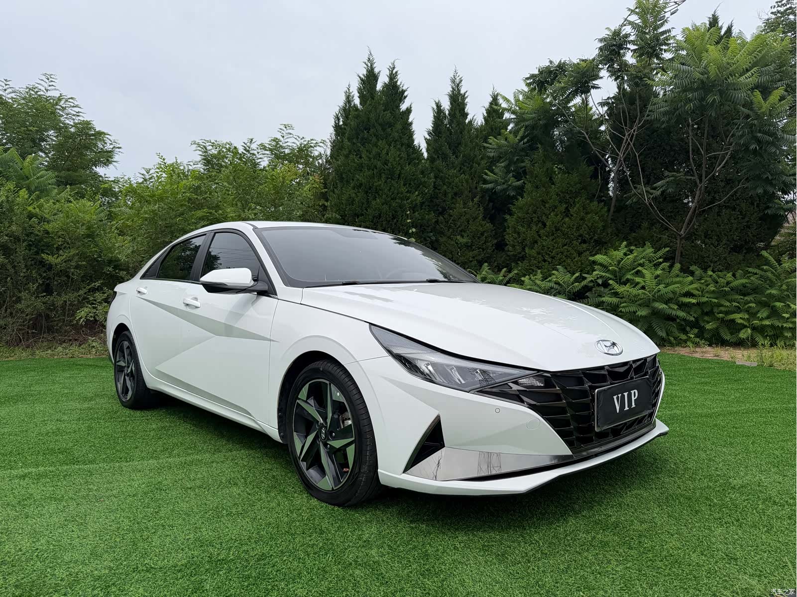 Hyundai Elantra, 2023 3