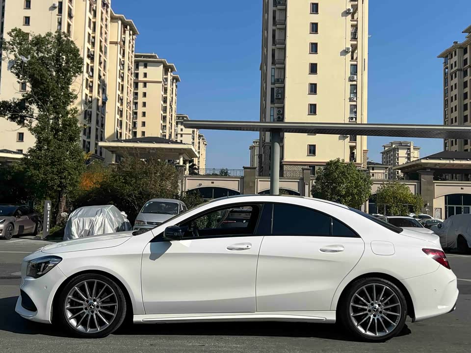 Mercedes-Benz CLA