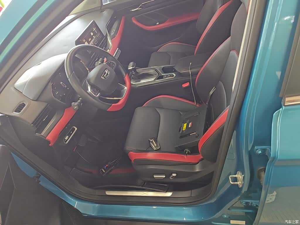 Geely Emgrand, 2022 15
