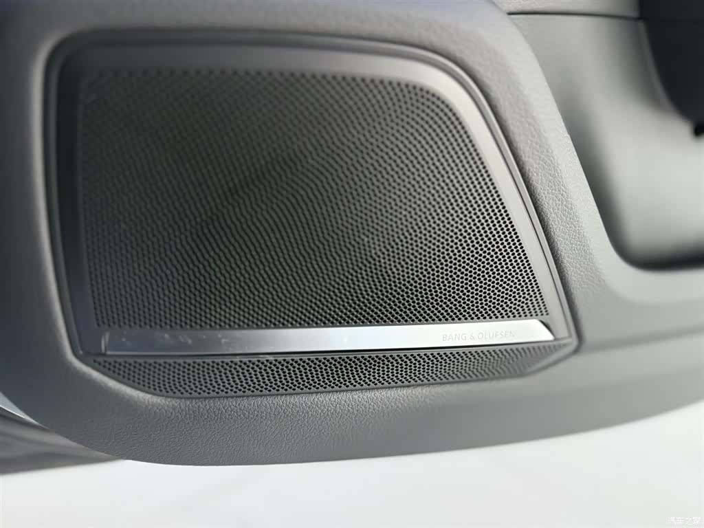 Audi A7L, 2025 12