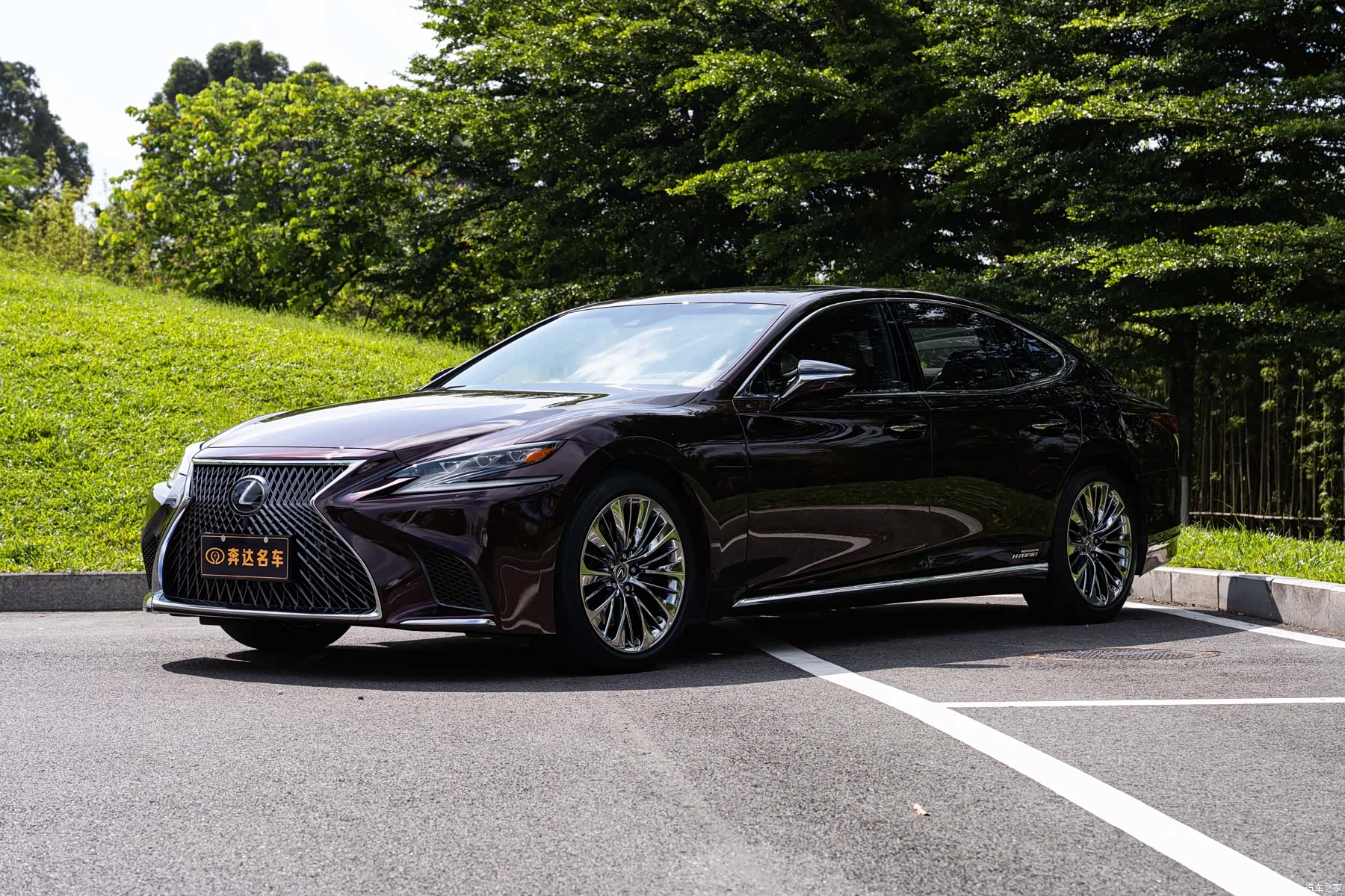 Lexus LS, 2019 1