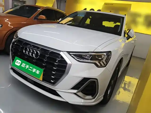 Audi Q3 2020 — купить из Китая под заказ