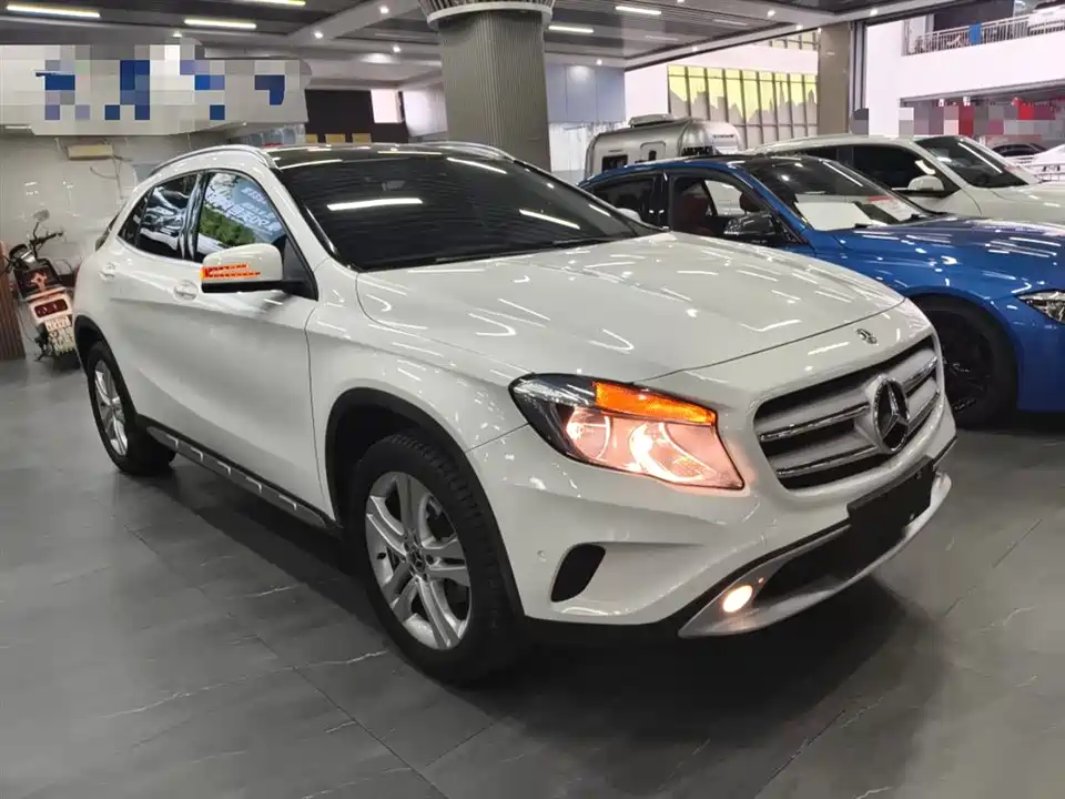 Mercedes-Benz GLA