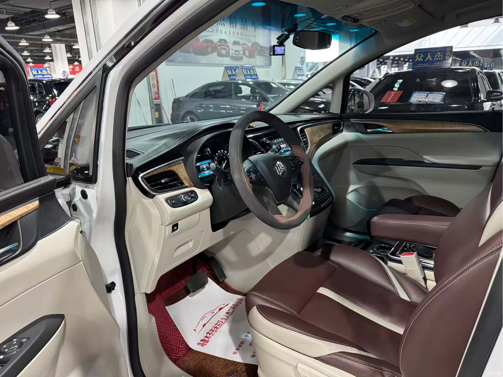 Buick GL8, 2017 9