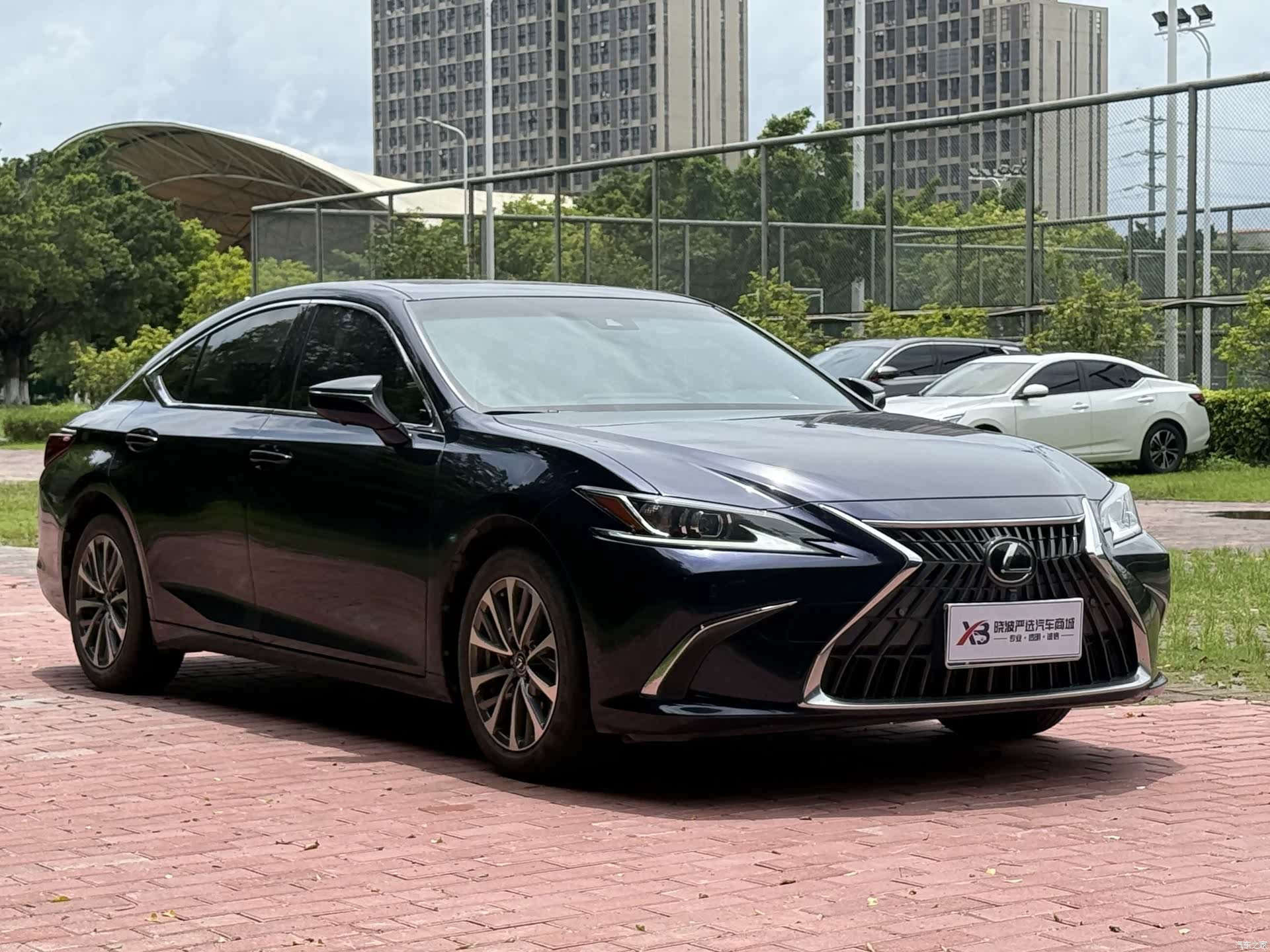 Lexus ES, 2022 3