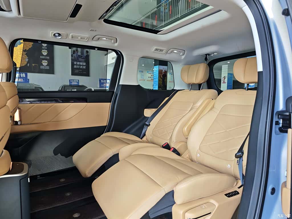 Trumpchi E8, 2024 13