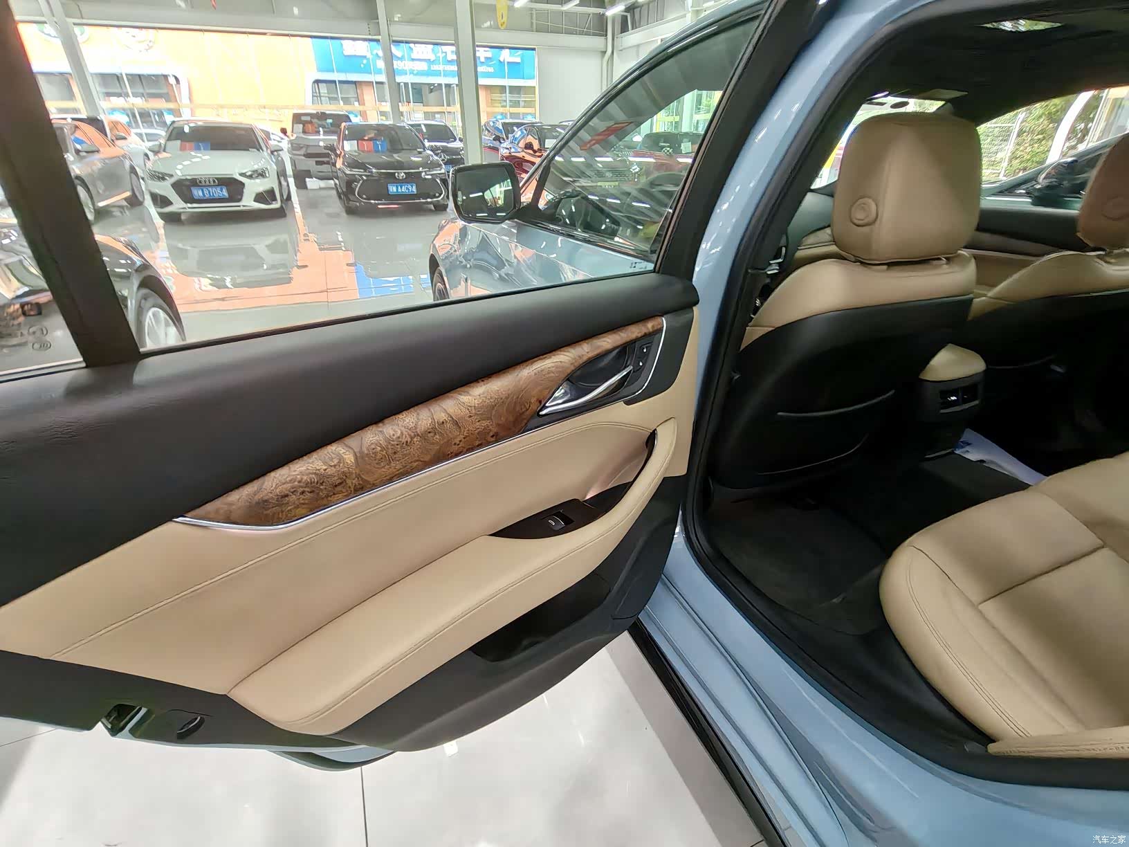 Cadillac CT5, 2025 9