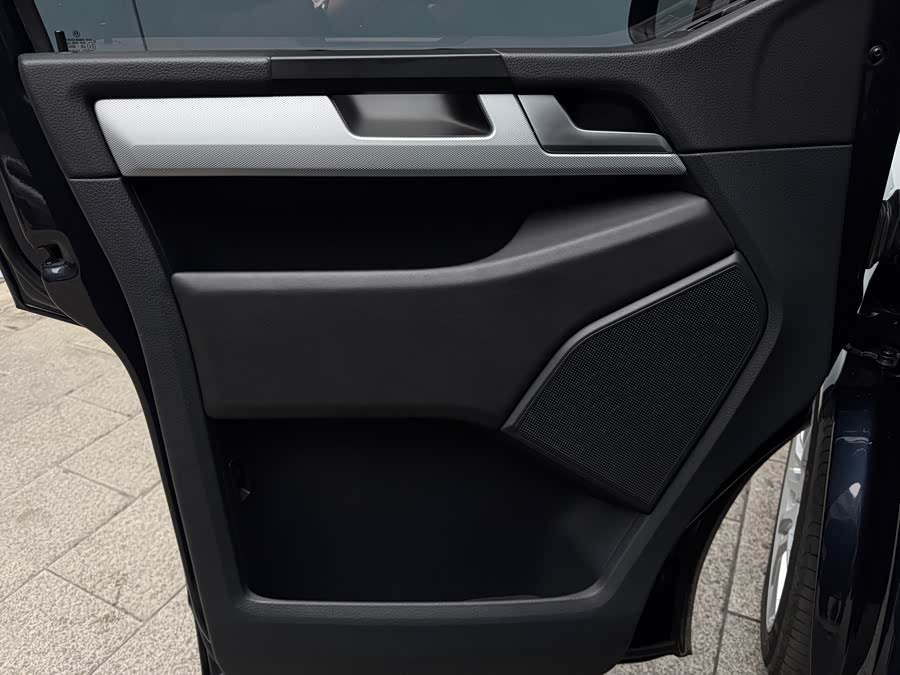 Volkswagen Multivan 2017, фото 23