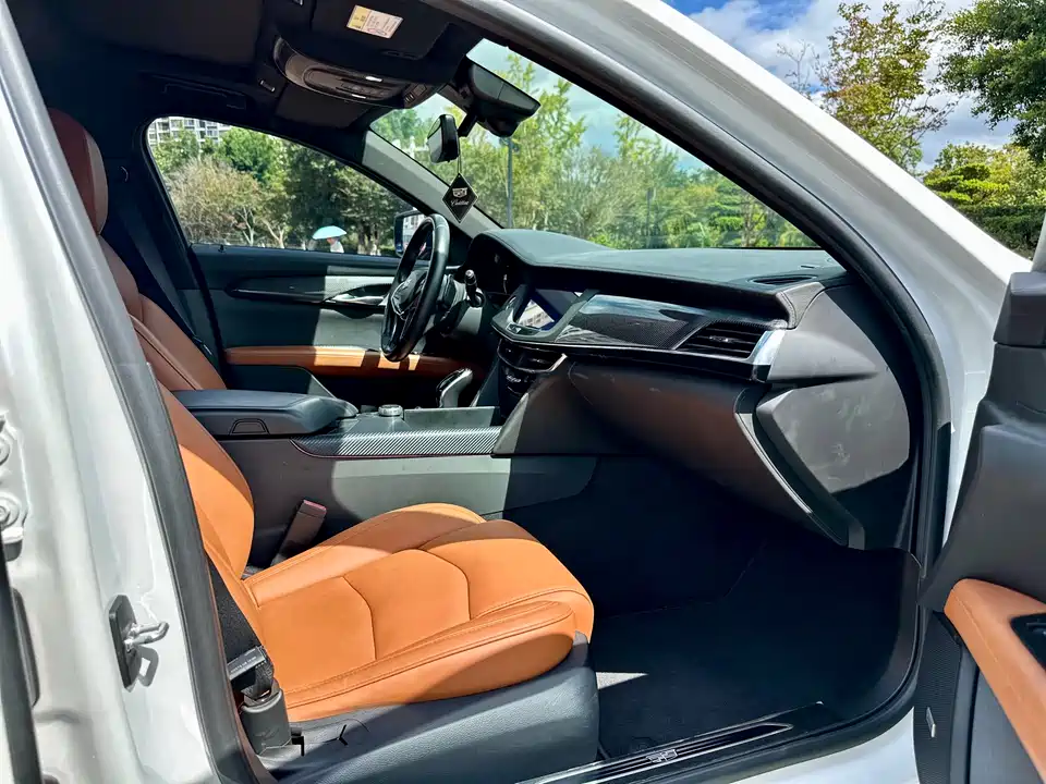 Cadillac XT6