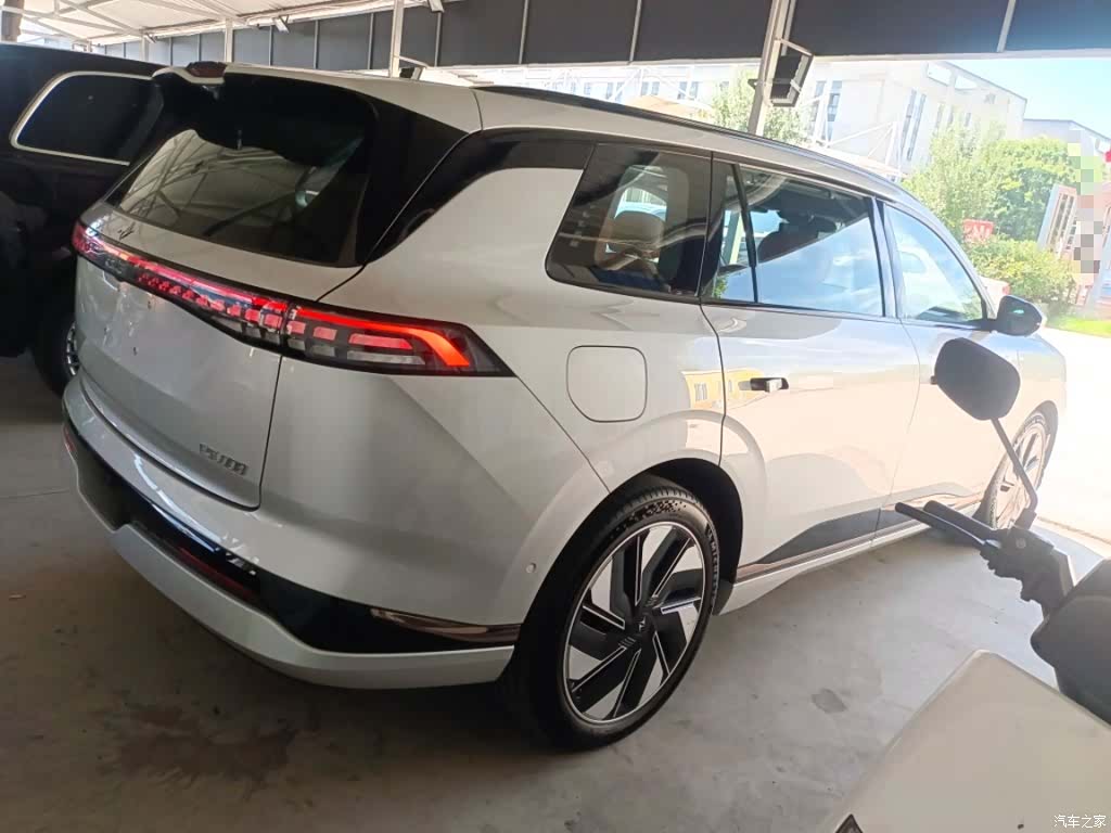 DongFeng eπ008, 2024 7
