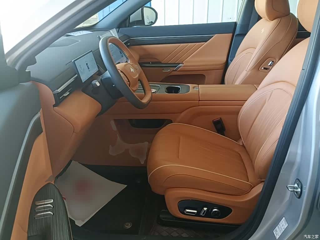 DongFeng eπ008, 2024 15
