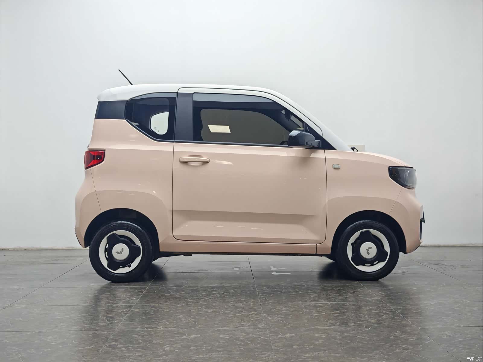 Wuling MINIEV, 2021 11