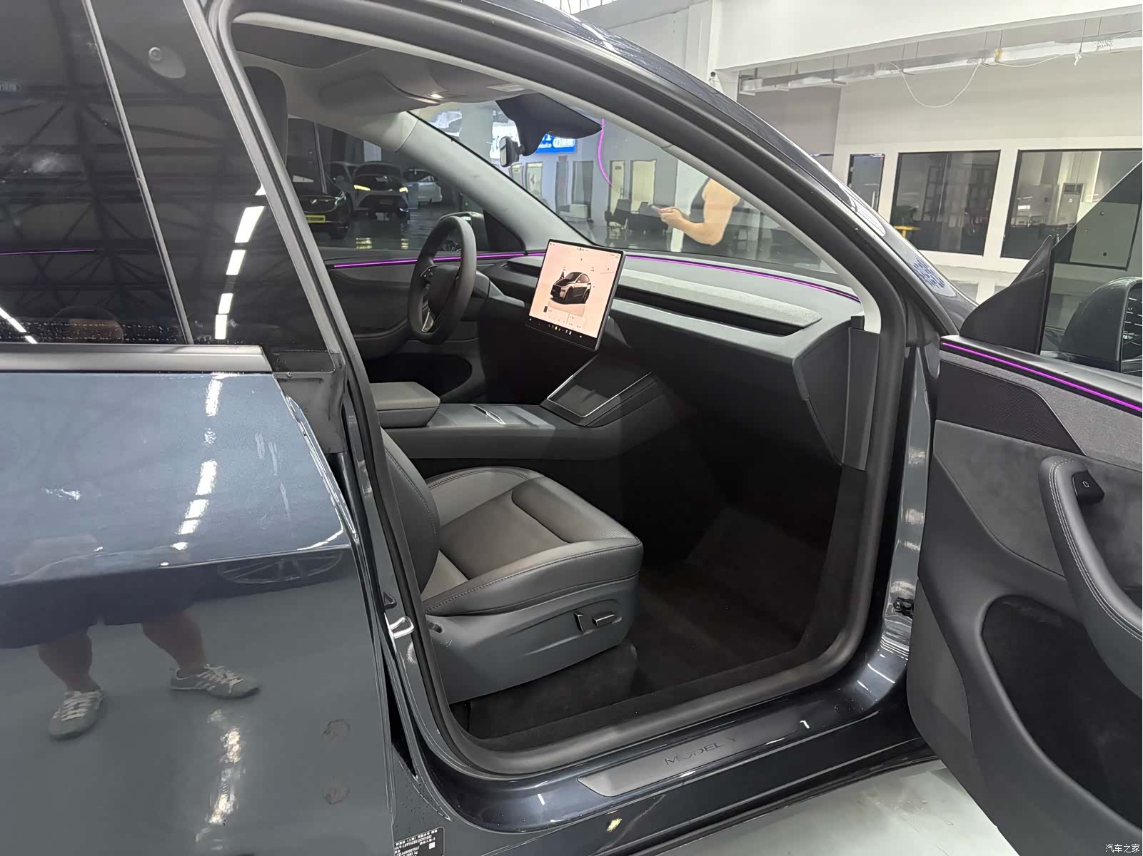 Tesla Model Y, 2025 10