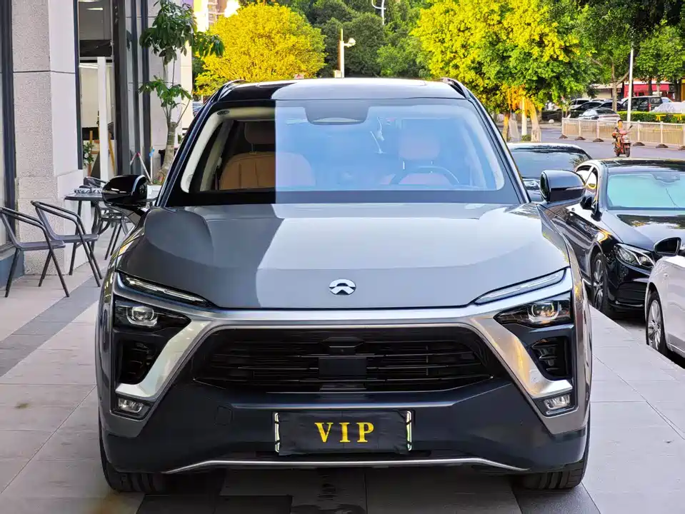 NIO ES8