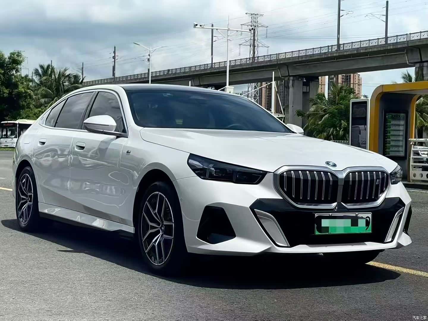 BMW i5, 2024 3