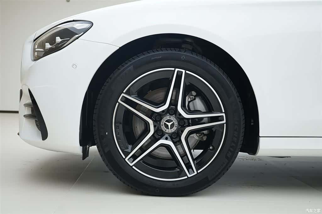 Mercedes-Benz E-Class, 2022 15