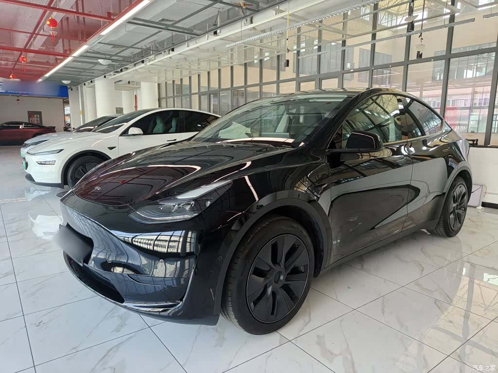 Tesla Model Y, 2023 1