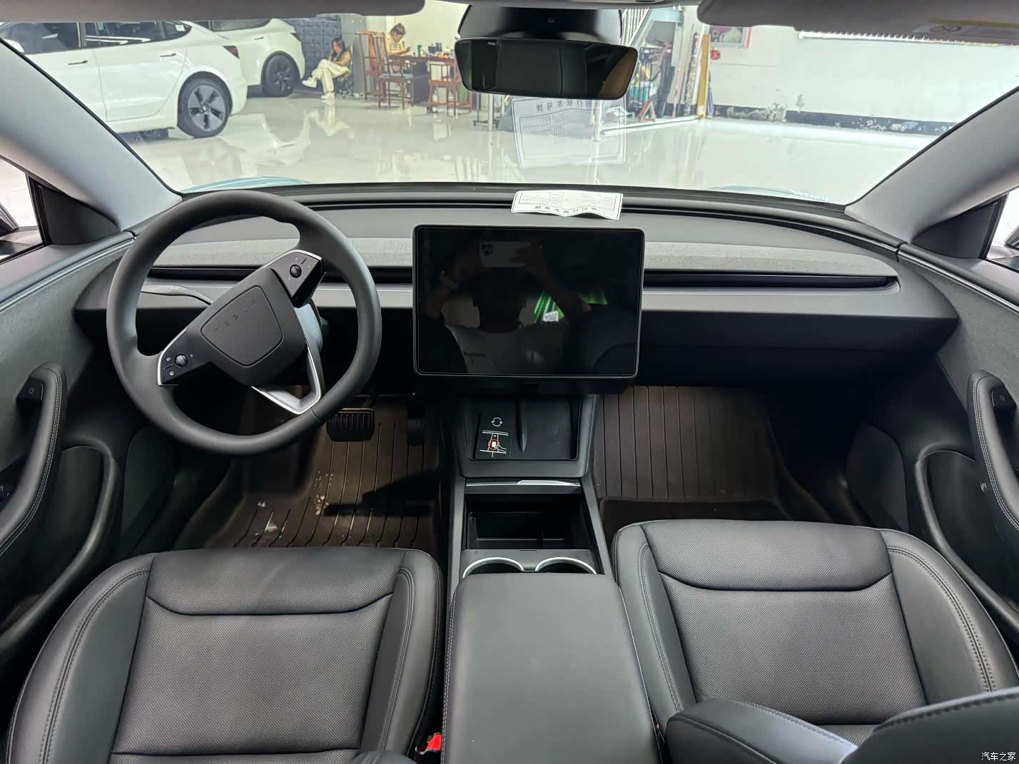 Tesla Model 3, 2025 3