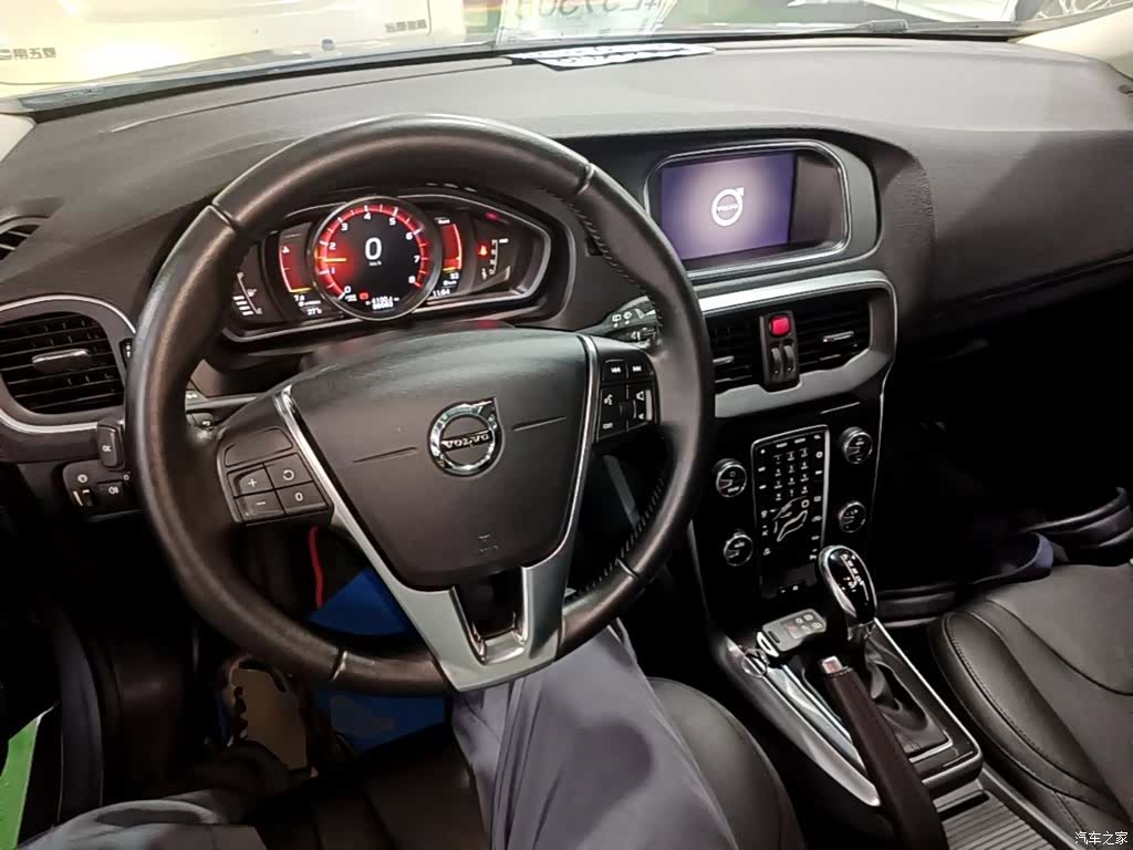 Volvo V40, 2019 10