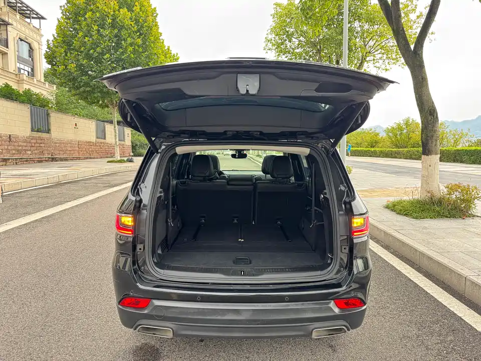 Jeep Grand Commander