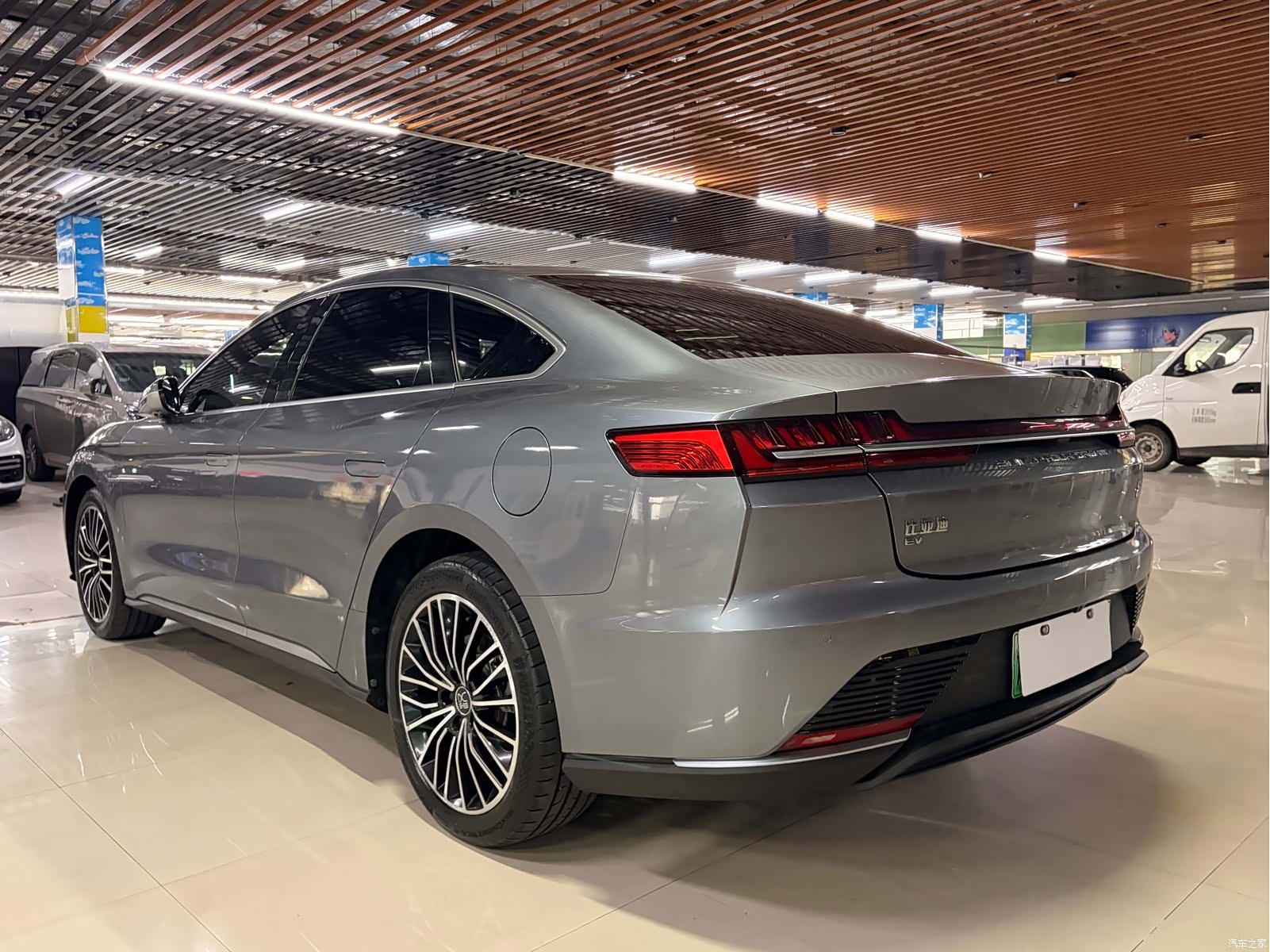 BYD Han, 2023 8