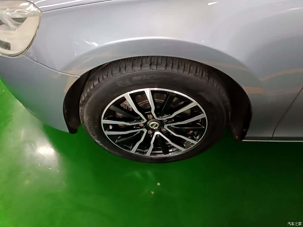 Volvo V40, 2019 23