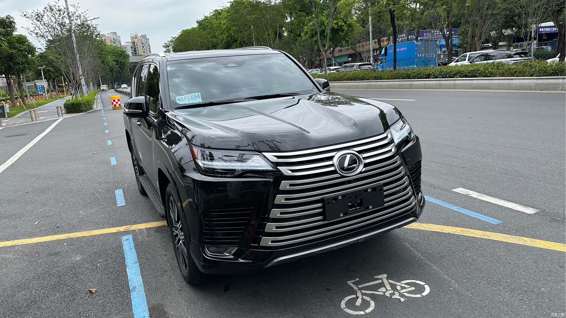 Lexus LX, 2026 3