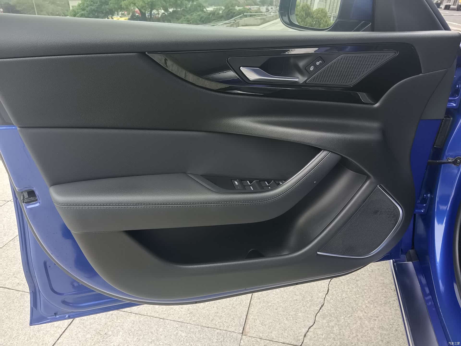 Land Rover XEL, 2020 14