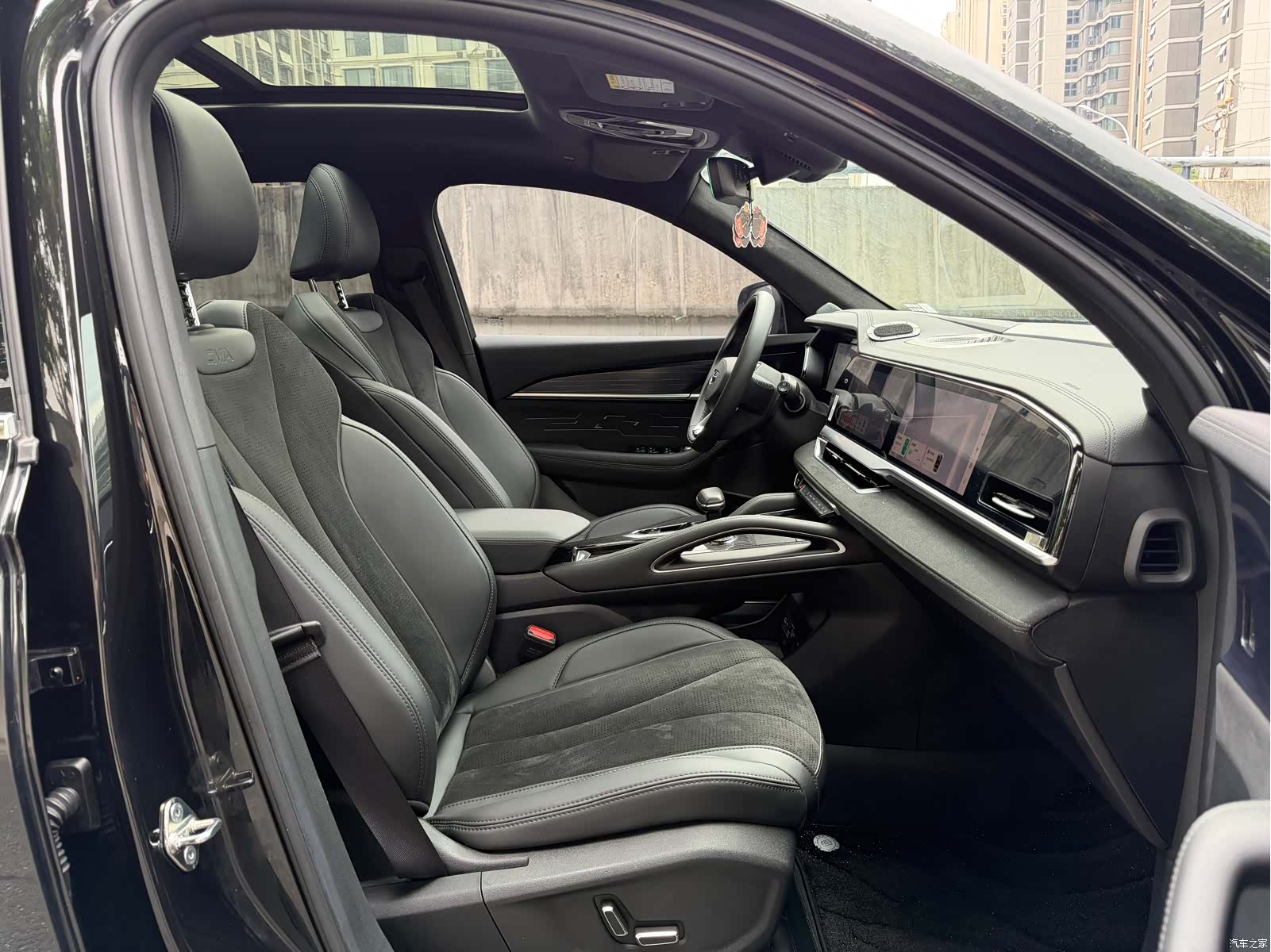 Geely Xingyue L, 2024 14