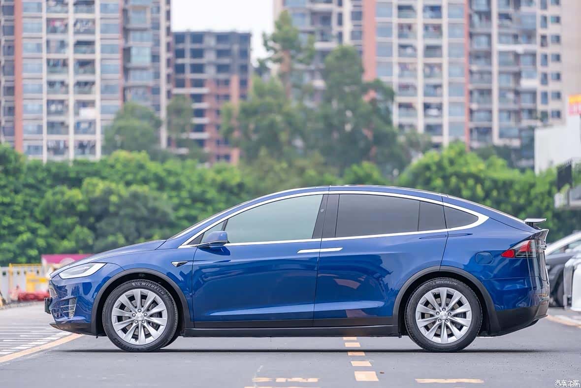 Tesla Model X, 2020 4