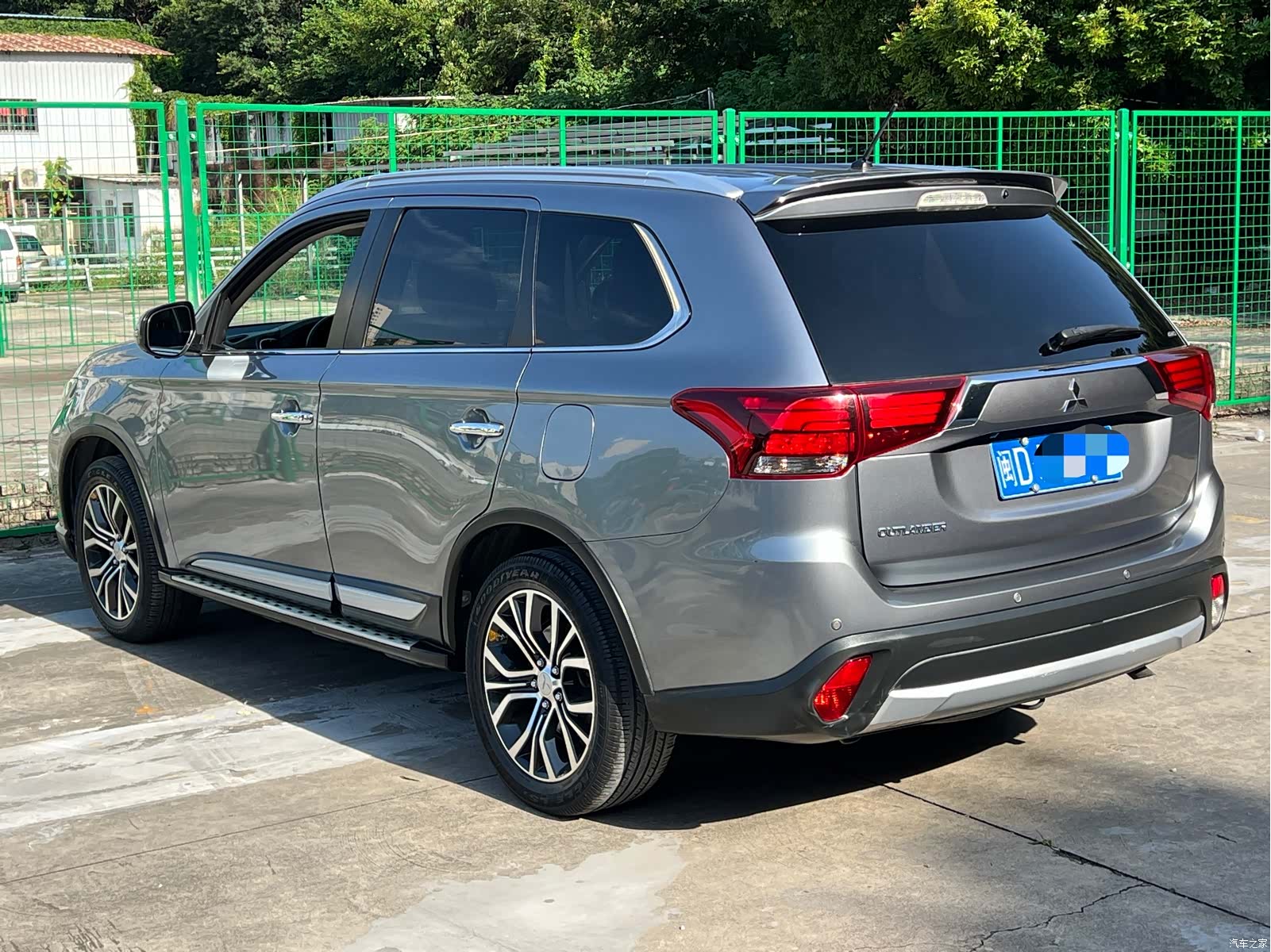 Mitsubishi Outlander, 2015 6