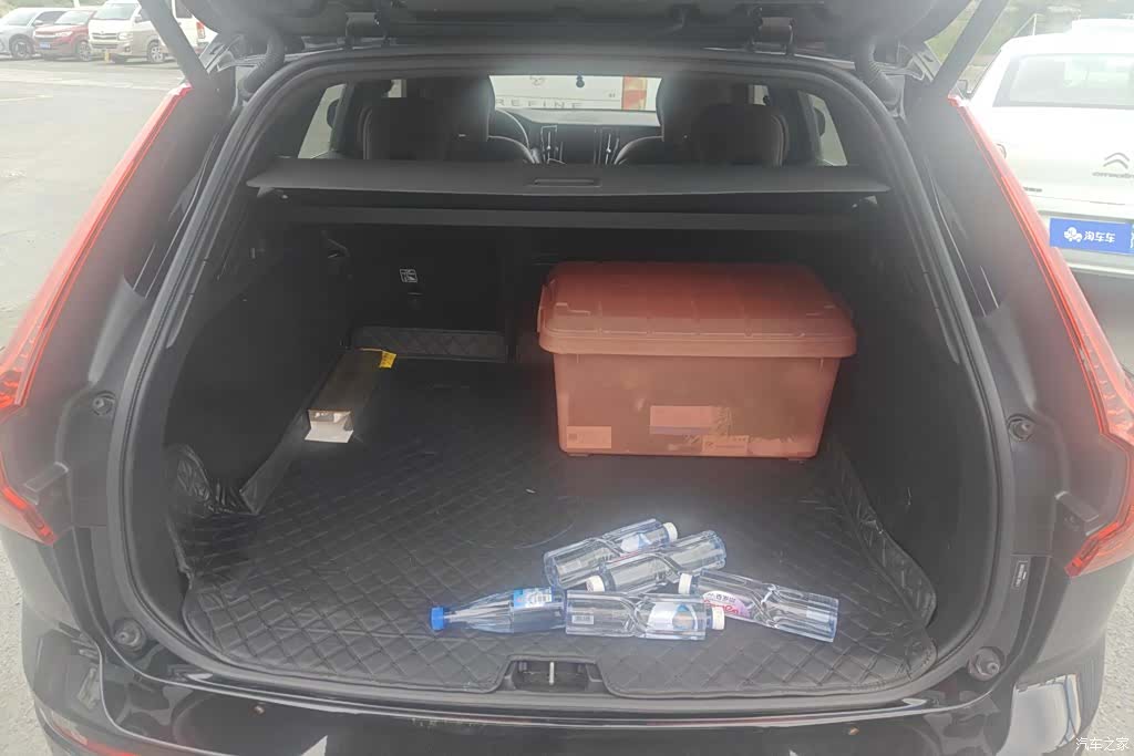 Volvo XC60, 2024 4